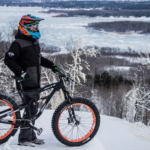 Příprava bikera v zimě. Spoj příjemné s užitečným