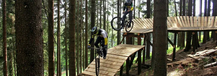 KAM NA KOLO? Odpověd najdete zde: www.biketrails.cz