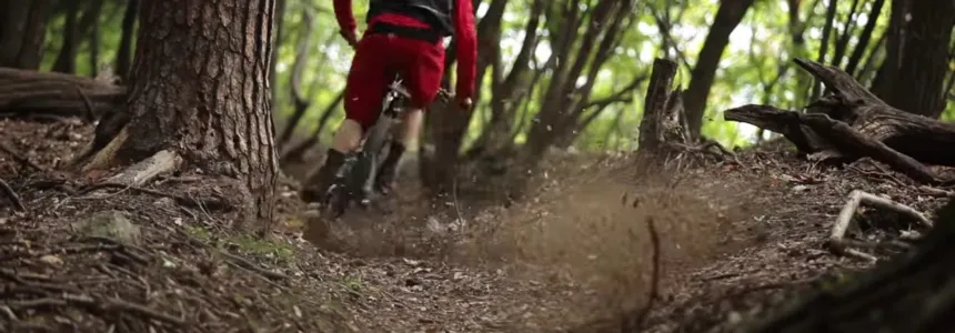 Co voziš na kole? Máš SWAT přihrádky, oblečení s kapsama nebo batoh?