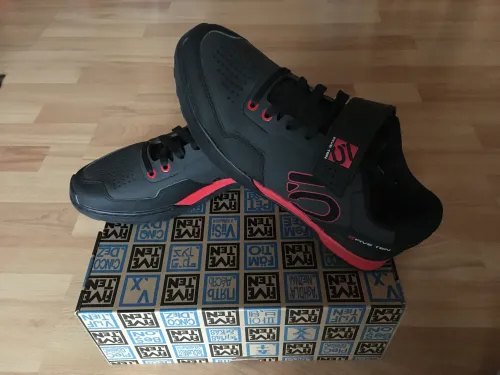 ElementStore | Five ten kestrel black red