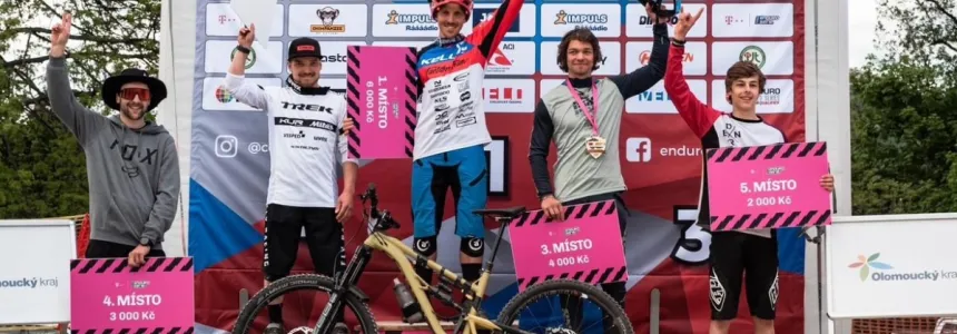 Očima riderů - Enduro serii na Kraličáku ovládl ElementStore